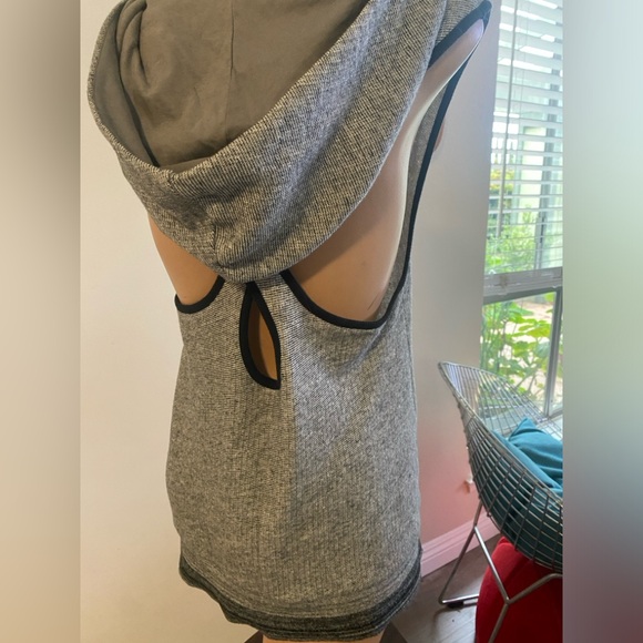 Organic Cotton Criss Cross hoody w pocket - Picture 3 of 7